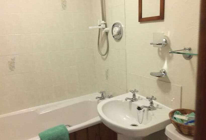 بنسيون Middle Flass Lodge