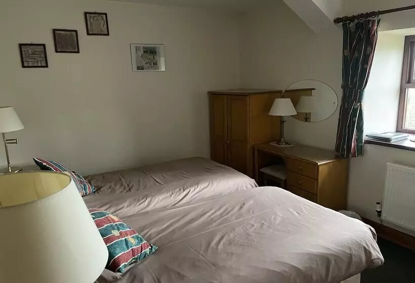 بنسيون Middle Flass Lodge