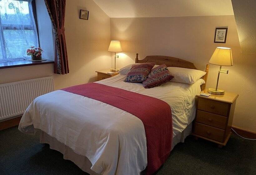 بنسيون Middle Flass Lodge