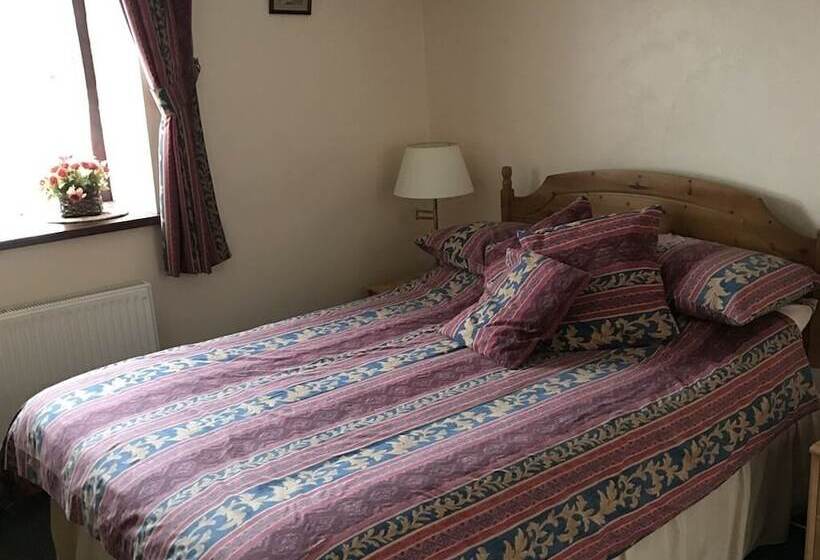 بنسيون Middle Flass Lodge