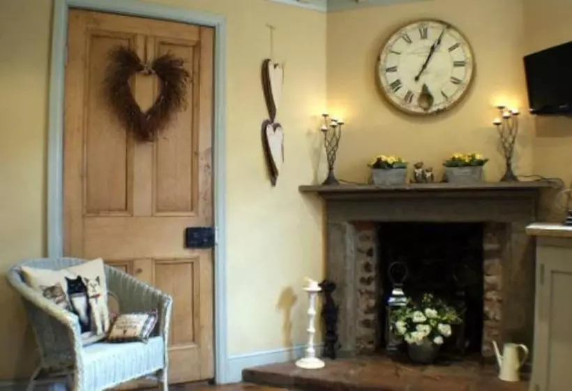 Majatalo Moor End House Bed & Breakfast