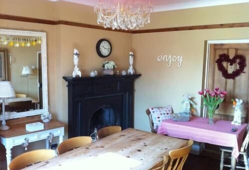 بنسيون Moor End House Bed & Breakfast