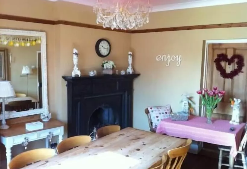 Majatalo Moor End House Bed & Breakfast