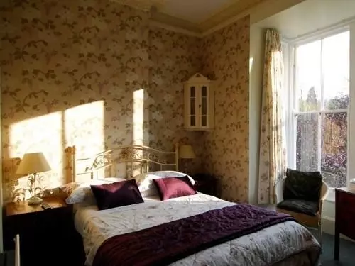 Pensão Riverbank House