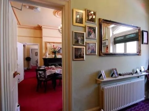 Pensão Riverbank House