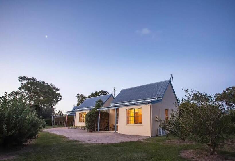 פנסיון Vineyard Cottages