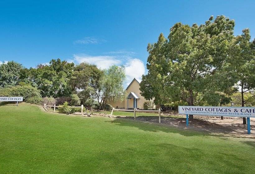 פנסיון Vineyard Cottages