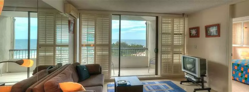 President Holiday Apartments  Absolute Beachfront