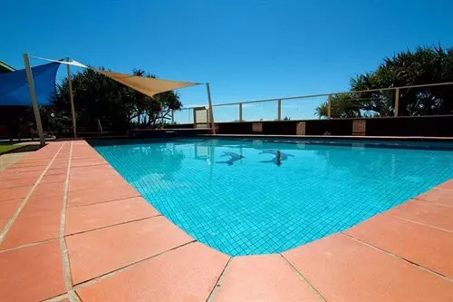 President Holiday Apartments  Absolute Beachfront