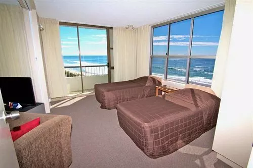 President Holiday Apartments  Absolute Beachfront