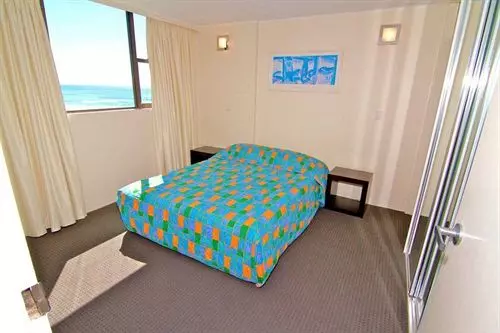 President Holiday Apartments  Absolute Beachfront