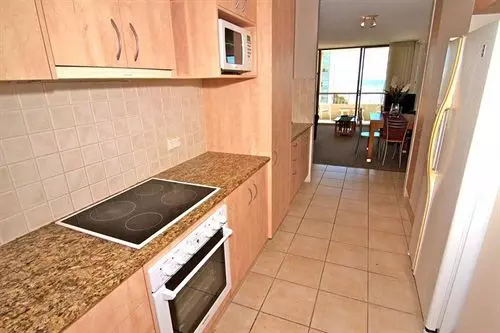 President Holiday Apartments  Absolute Beachfront