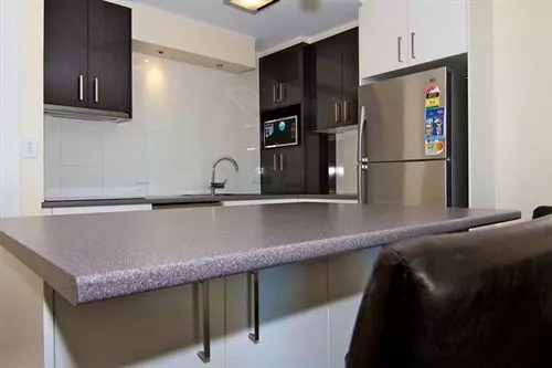 President Holiday Apartments  Absolute Beachfront