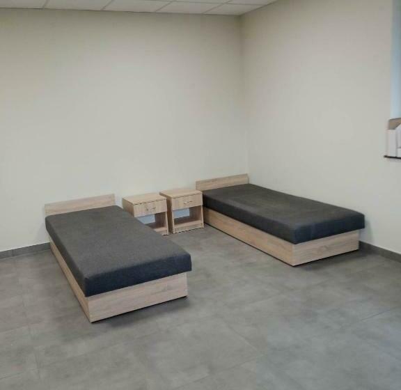 هاستل Pokoje Na Dobę