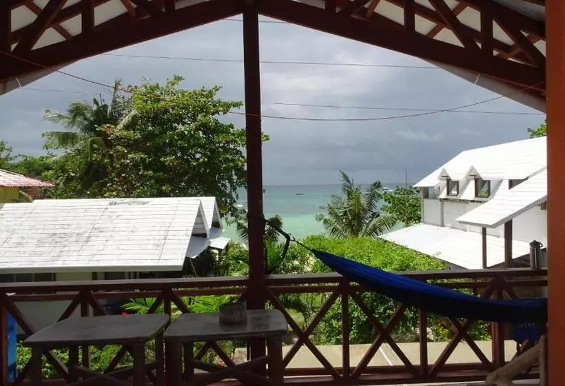 ユースホステル Threshershack Inn