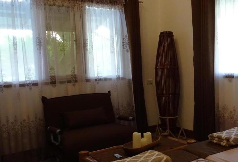 Albergue Threshershack Inn