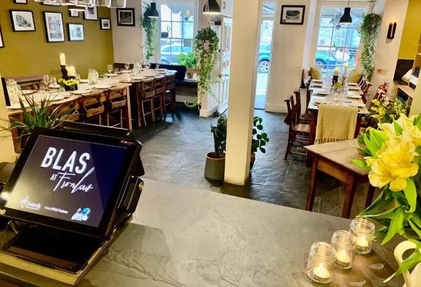 Aamiaismajoitus (B&B) Blas At Fronlas Café   The Heart Of Newport