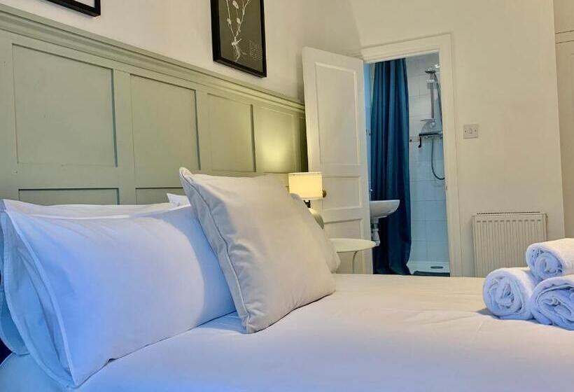 민박 Blas At Fronlas Café   The Heart Of Newport