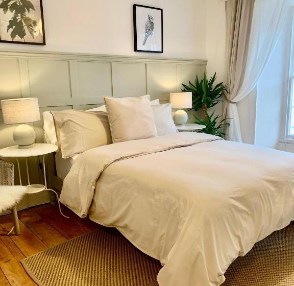 민박 Blas At Fronlas Café   The Heart Of Newport