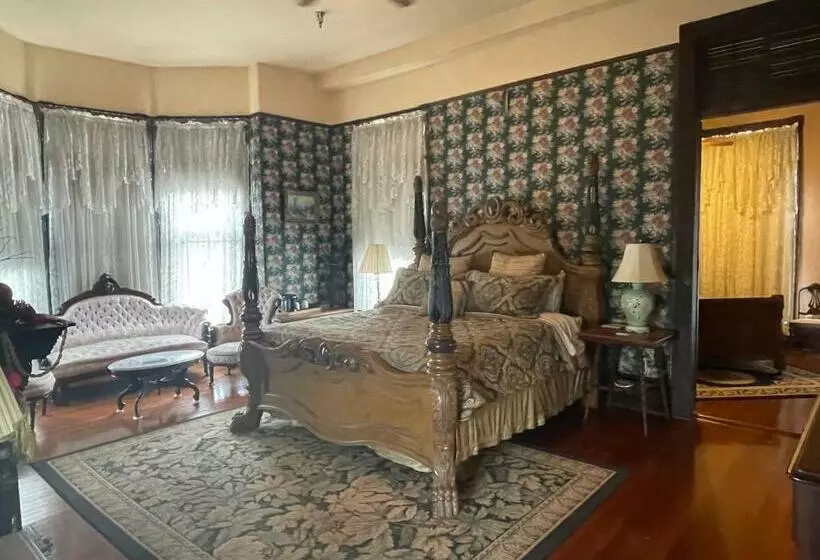 ベッドアンドブレックファースト Grand Gables Inn