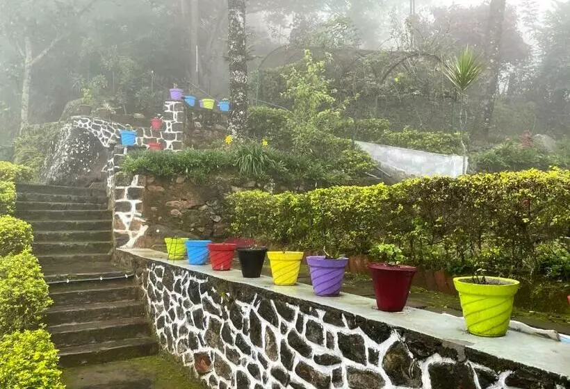 تختخواب و صبحانه Jeyar Cottage