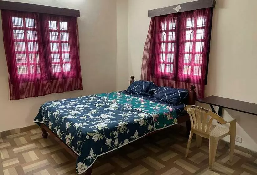 تختخواب و صبحانه Jeyar Cottage