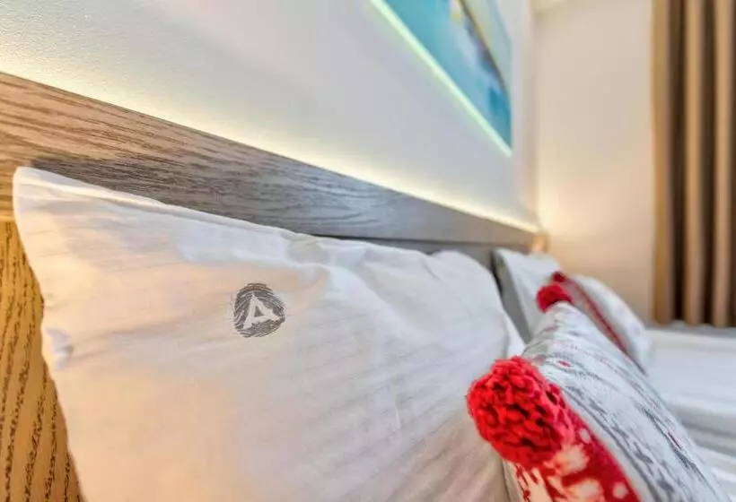تختخواب و صبحانه Studio U Hotelu Alibi Inn