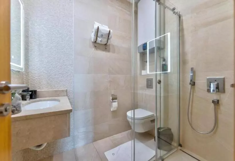 تختخواب و صبحانه Studio U Hotelu Alibi Inn