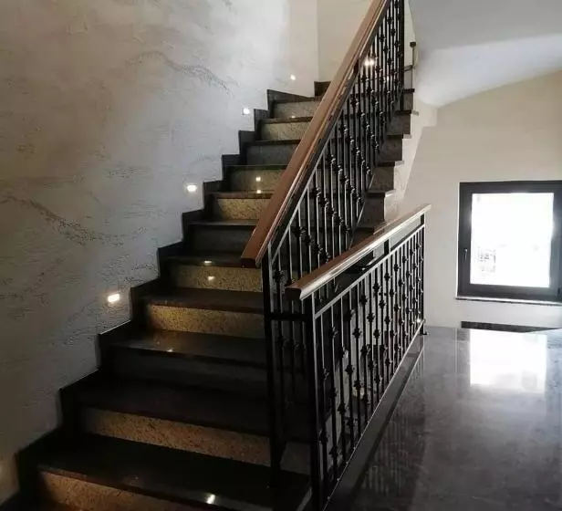 تختخواب و صبحانه Studio U Hotelu Alibi Inn