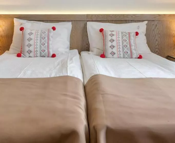تختخواب و صبحانه Studio U Hotelu Alibi Inn