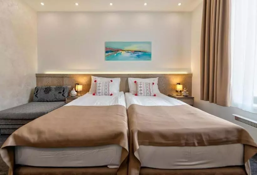 تختخواب و صبحانه Studio U Hotelu Alibi Inn