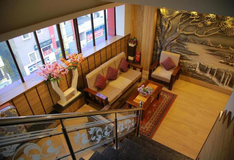 Hotel Mgs Residency Bodi