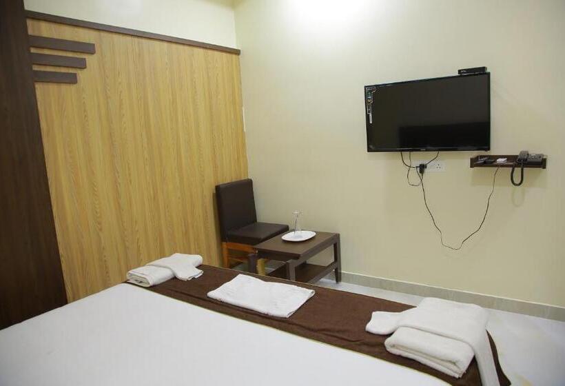 Hotel Mgs Residency Bodi