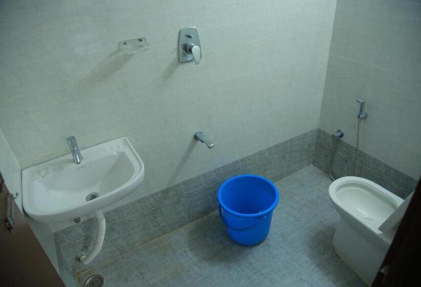 Hotel Mgs Residency Bodi