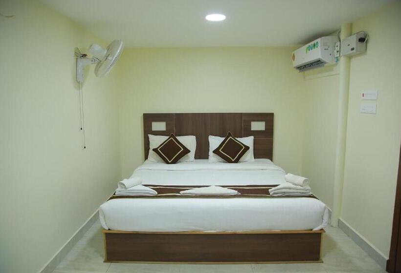 Hotel Mgs Residency Bodi