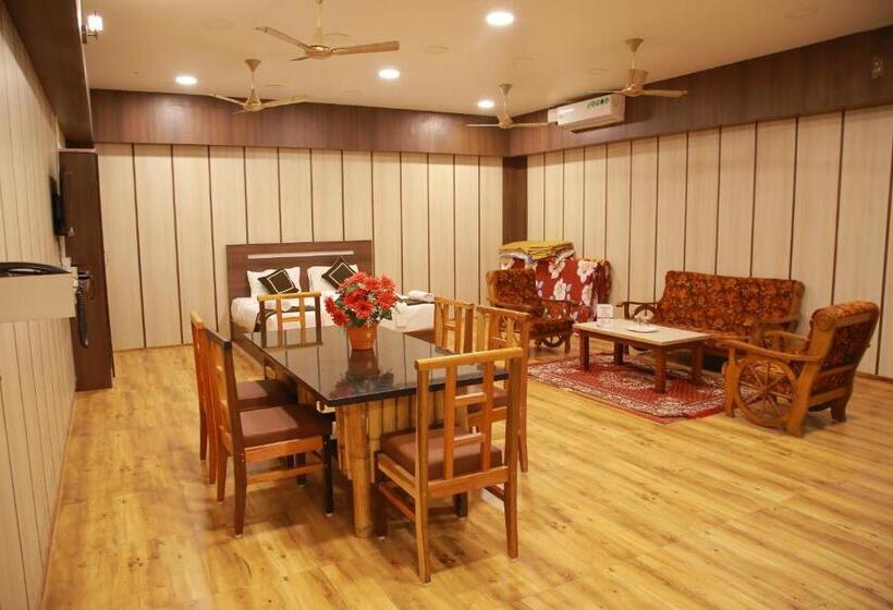 Hotel Mgs Residency Bodi