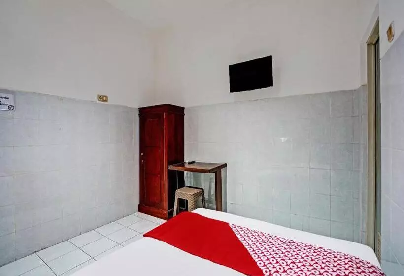 Hotelli Oyo 92124 Raya Permai Homestay