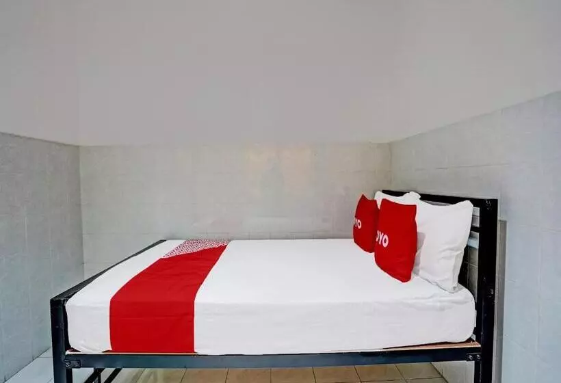 Hotelli Oyo 92124 Raya Permai Homestay