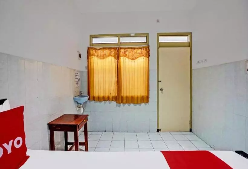 Hotelli Oyo 92124 Raya Permai Homestay