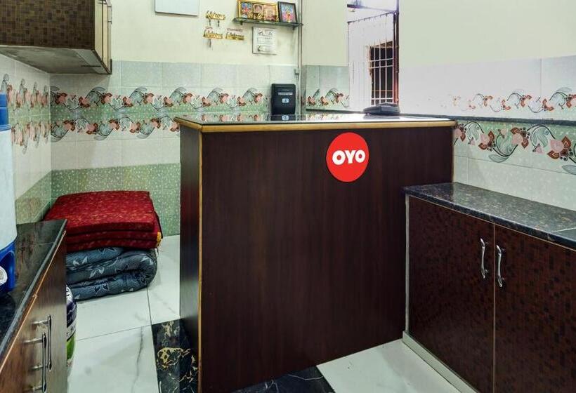 Отель Oyo Flagship 80641 Sri Mahalakshmi Lodge
