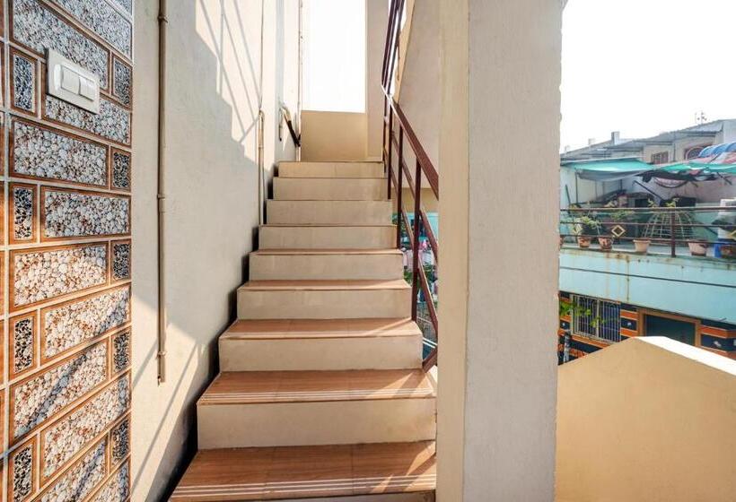 Отель Oyo Flagship 80641 Sri Mahalakshmi Lodge