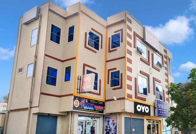 Отель Oyo Flagship 80641 Sri Mahalakshmi Lodge