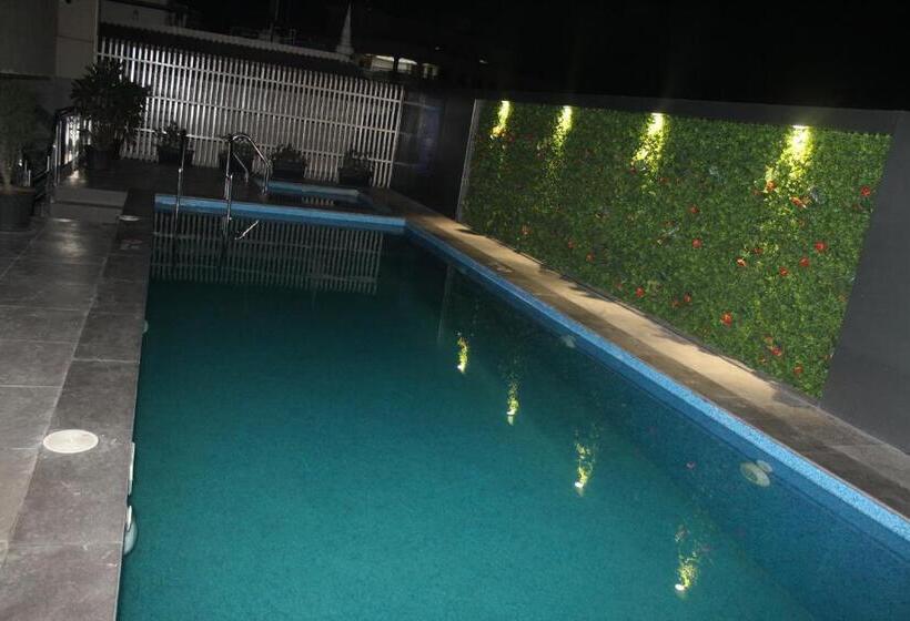 בית מלון כפרי Rudra Royals