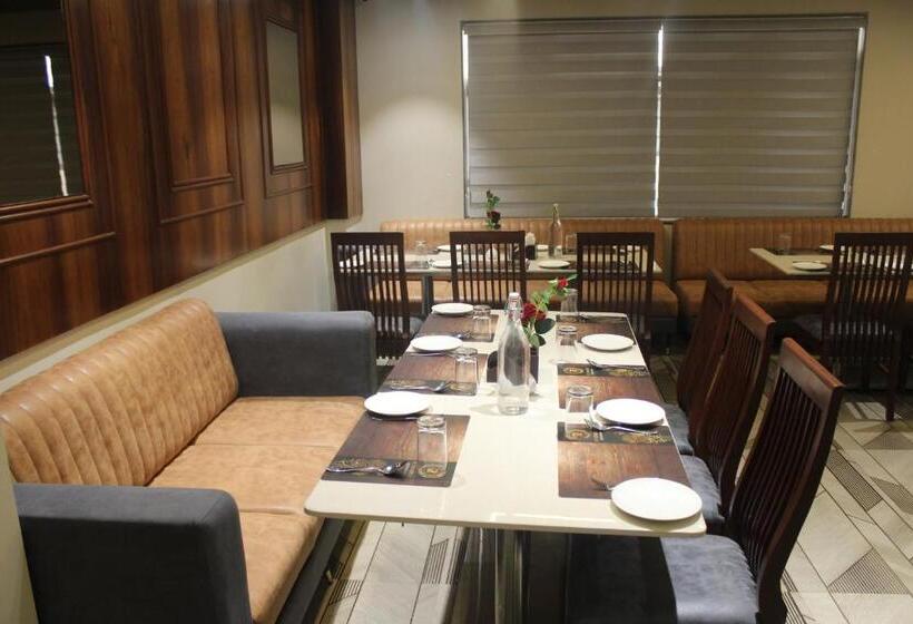 בית מלון כפרי Rudra Royals