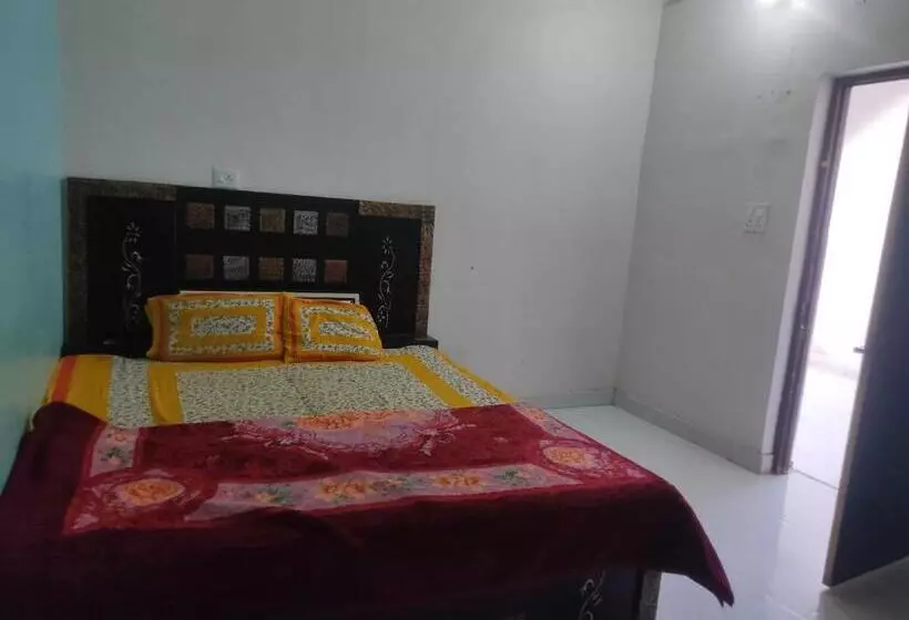 ホテル Spot On 703867 Panchhi Guest House