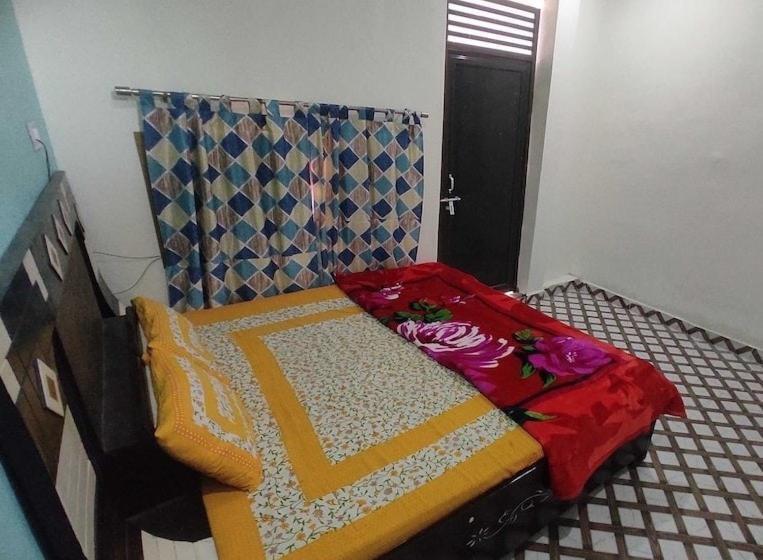 Hotel Spot On 703867 Panchhi Guest House