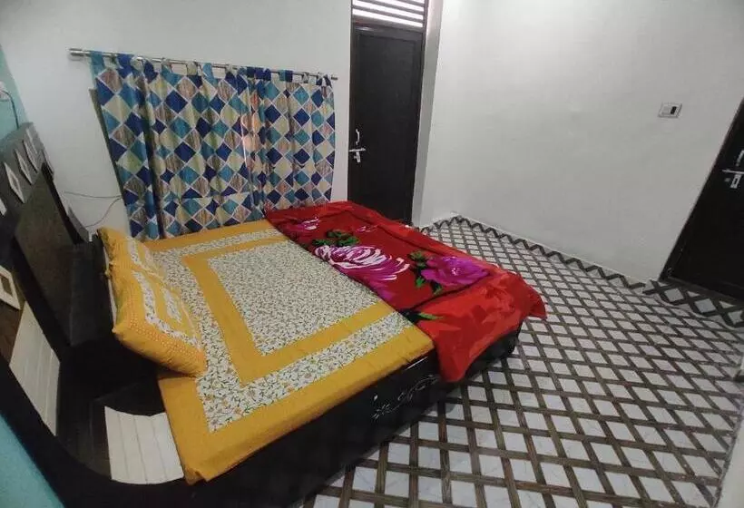 ホテル Spot On 703867 Panchhi Guest House