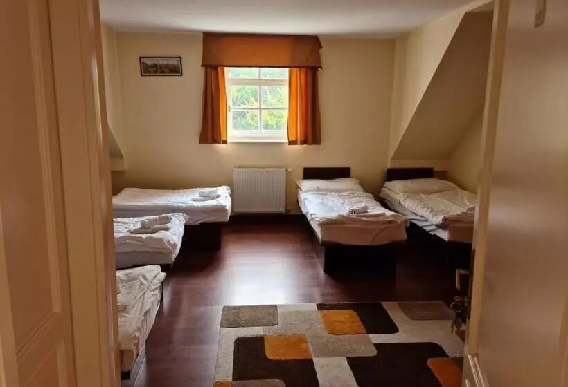 Hotelli Teleki Wattay Kastélyszálló