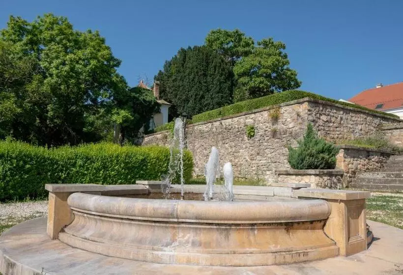 Hotelli Teleki Wattay Kastélyszálló