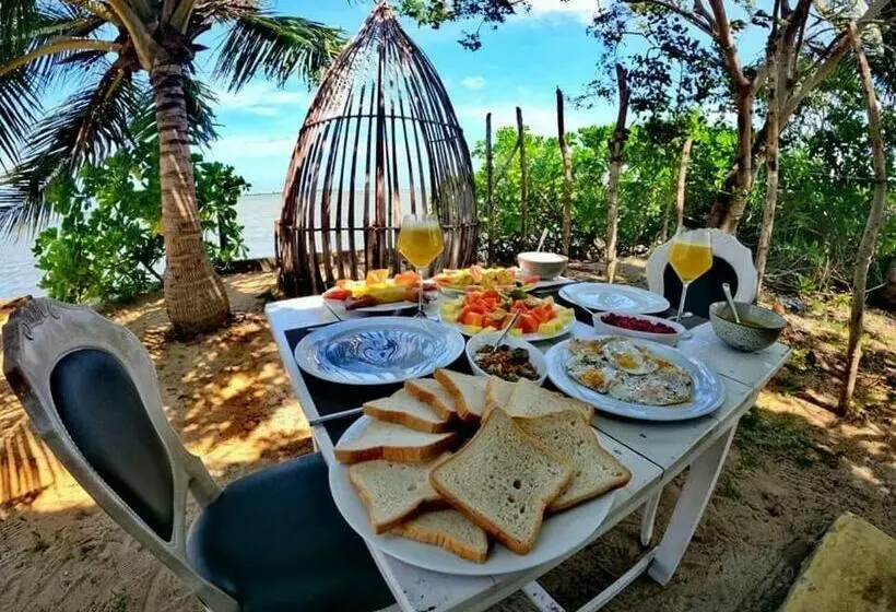 Mamas Lagoon Hostel